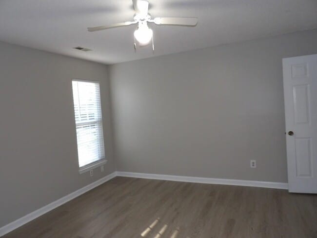 Building Photo - 4363 Spa Dr