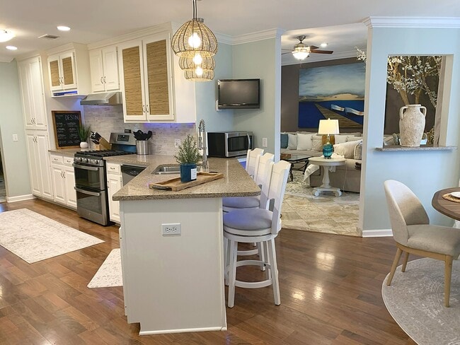 Building Photo - 794 Spring Lake Dr