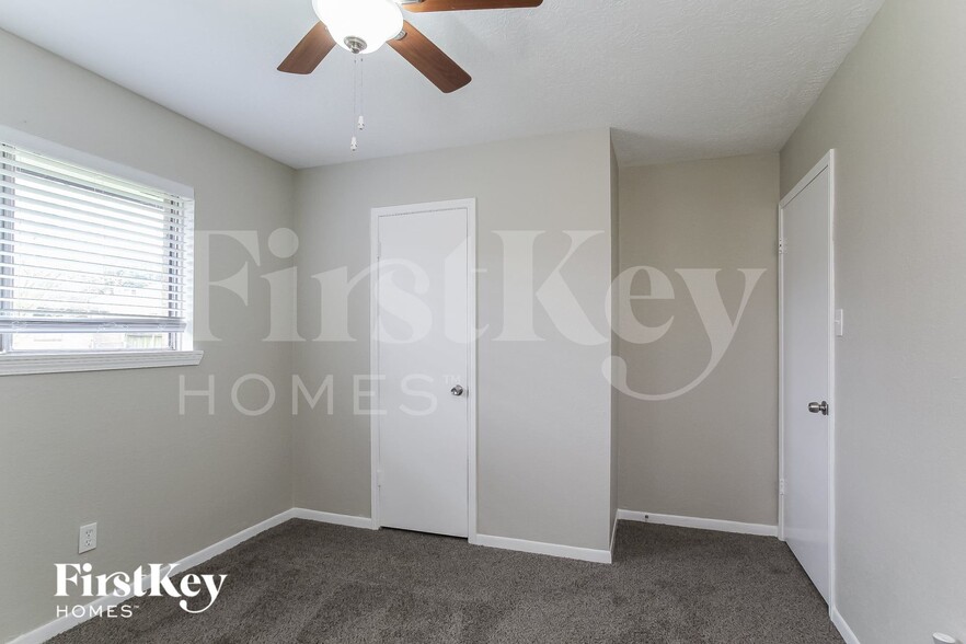 Building Photo - 1710 Kenwick Pl