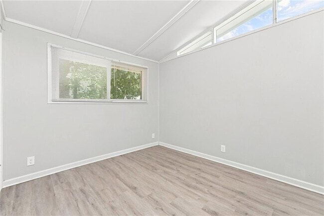 Building Photo - 508 Landers St