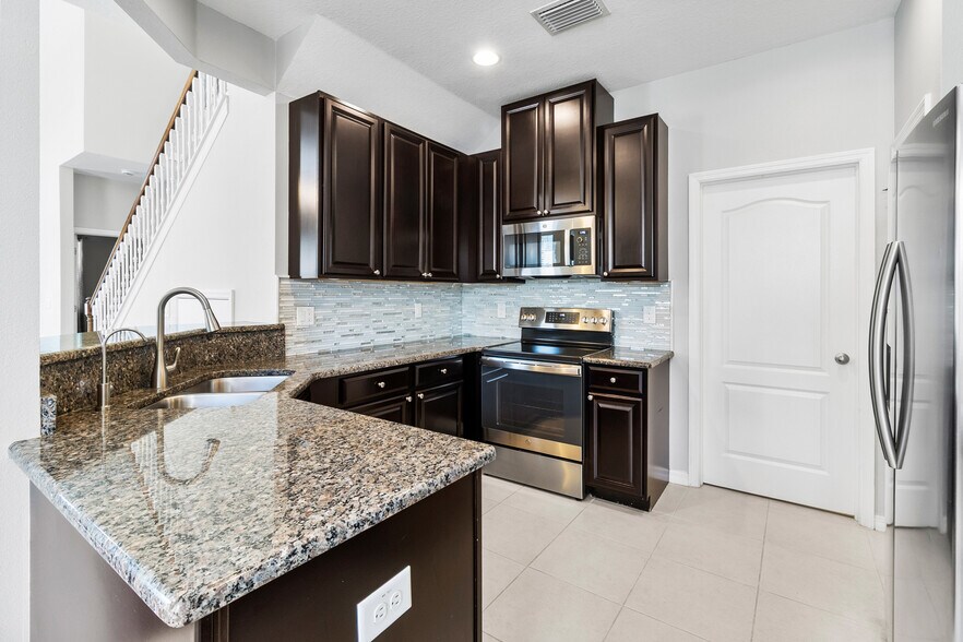 Building Photo - 5129 Bay Isle Cir