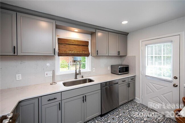 Building Photo - 6719 Bradstock Ln
