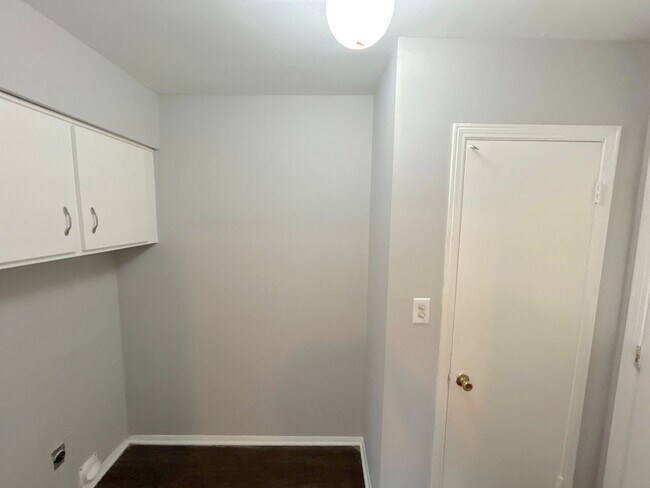 Building Photo - 4235 Camelot Ave