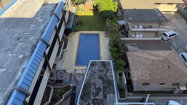 Building Photo - 1535 Pensacola St