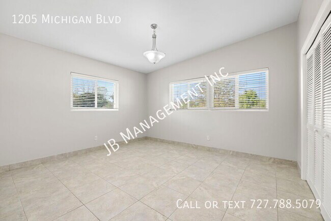Building Photo - 1205 Michigan Blvd
