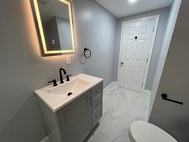 Building Photo - 452 Salem St