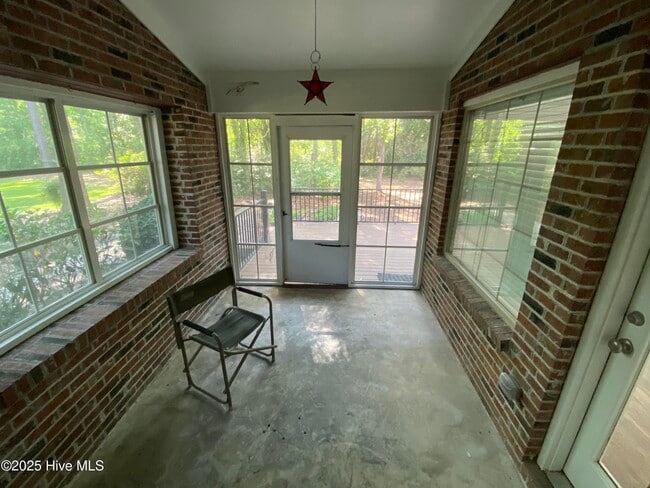 Building Photo - 8 Sand Dollar Dr