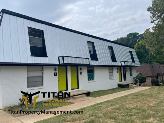 Building Photo - 2B/1B Townhome