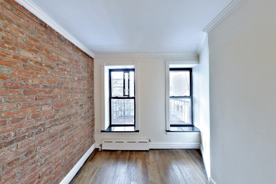 Building Photo - 420 W 51s Street (9th & 10th Ave), #5