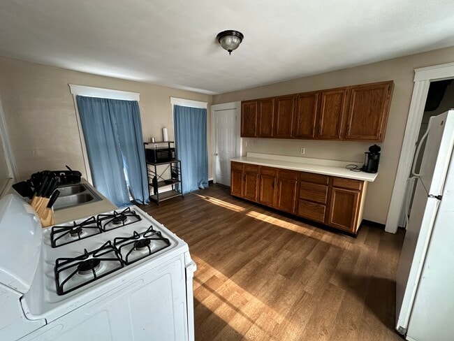 Building Photo - Grumbach Ave