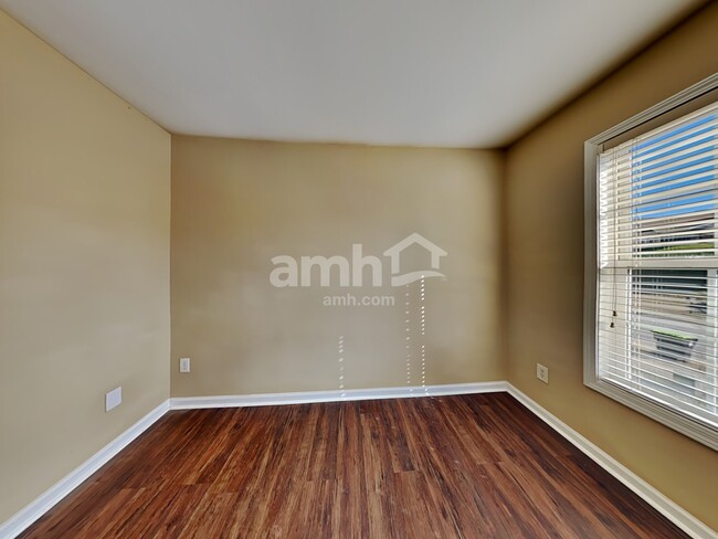 Building Photo - 1232 Sweetgrass St
