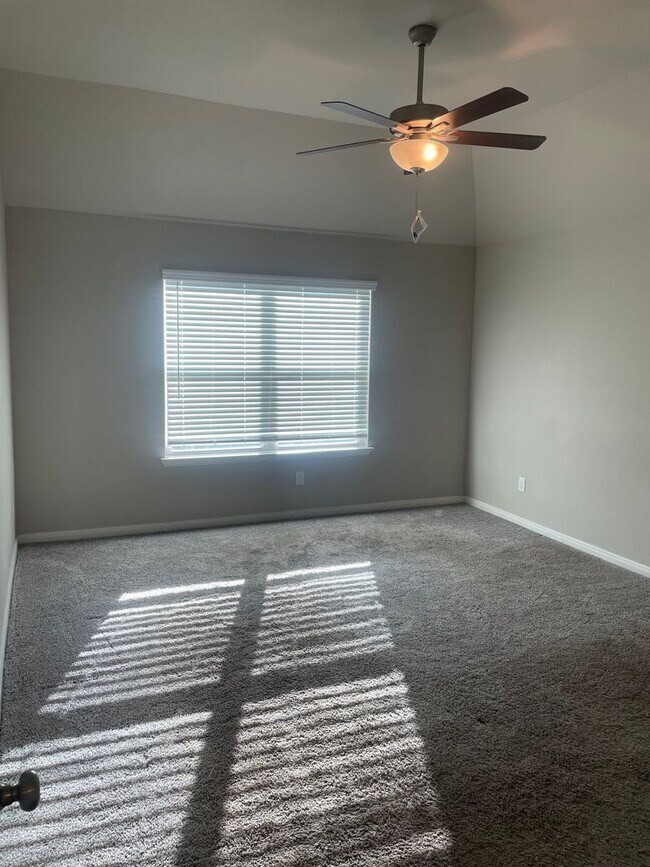 Building Photo - 7809 Montclair Dr