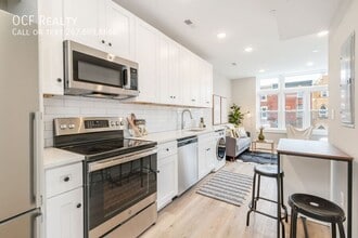 Building Photo - 2825 W Girard Ave