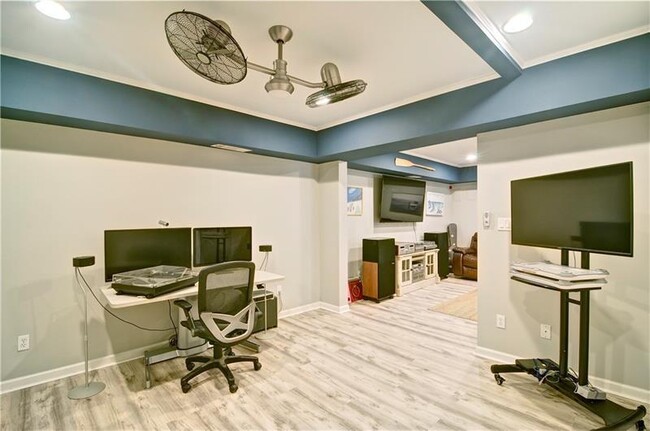 Building Photo - 4060 Merritt Dr