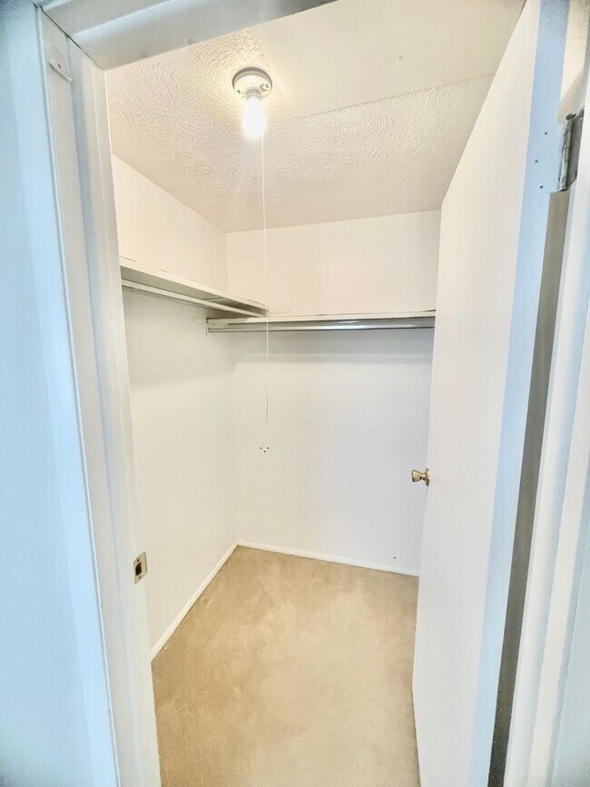Building Photo - 3 bed- 1.5 Bath- Bridgeville Pa