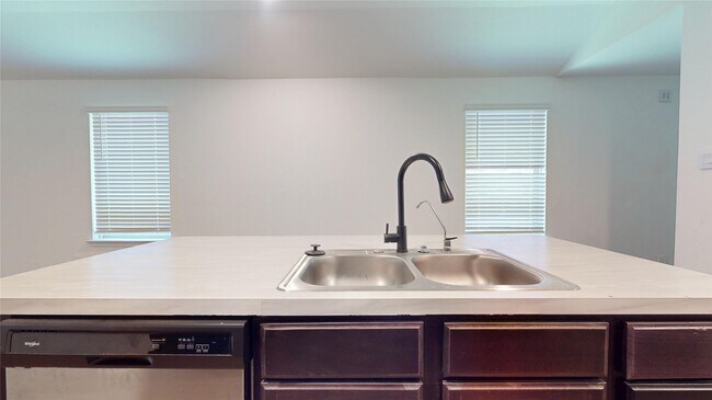 Building Photo - 16873 Short Pnes Dr
