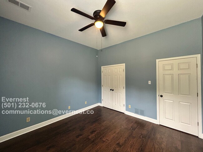 Building Photo - 9501 William Little Dr