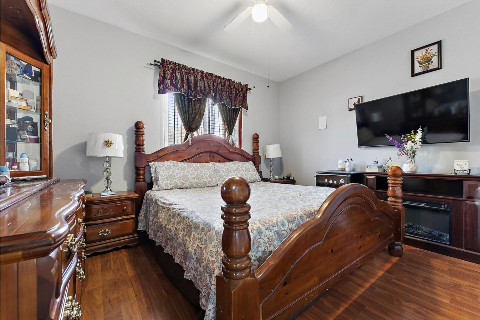 Building Photo - 206 Gazetta Way