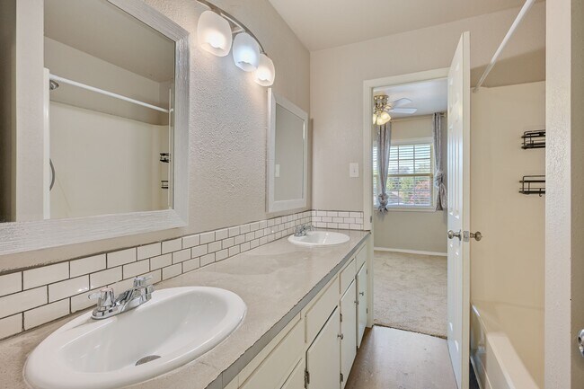 Building Photo - 3345 Lodgepole Cir