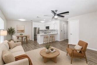 Building Photo - 3022 Forest Ln