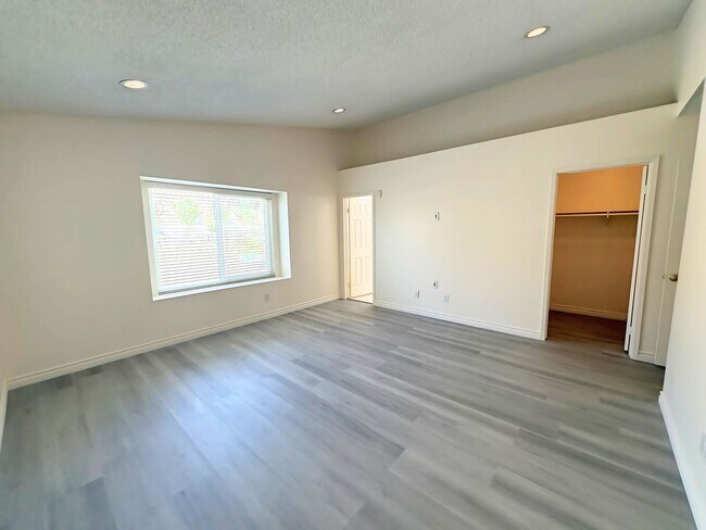 Building Photo - Beautiful Home in a Cul-de sac