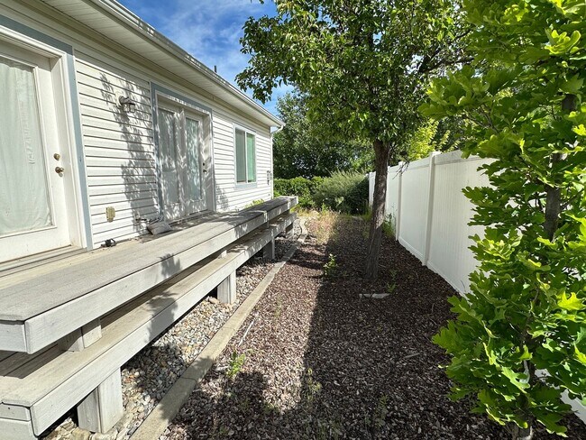 Building Photo - Spacious One-Level Living – 3 Bedrooms, 2 Baths, Central Valley School District