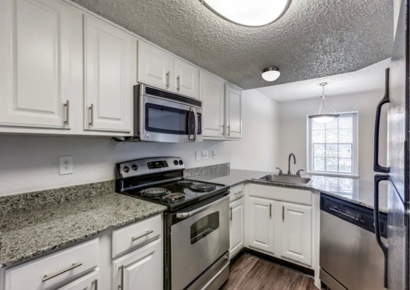 Building Photo - 14300 Tandem Blvd