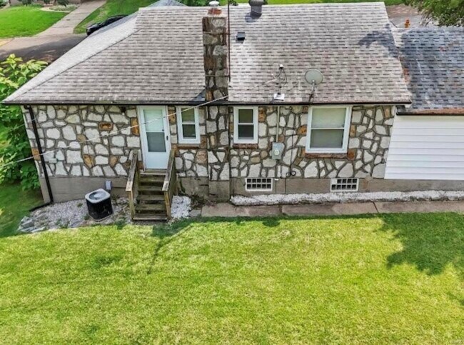 Building Photo - Stone Rental