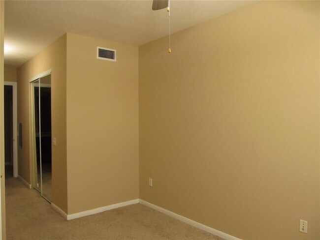Building Photo - 7575 Kirby Dr