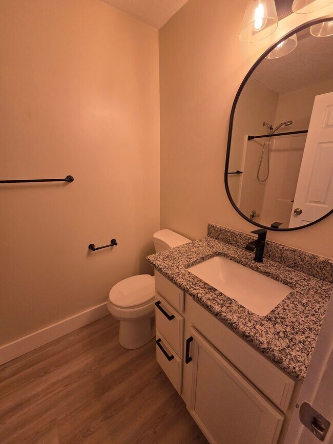 Building Photo - One Level Living