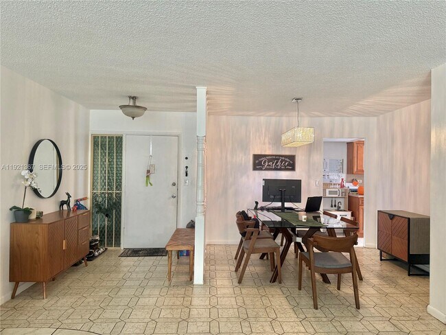 Building Photo - 1670 NE 191st St