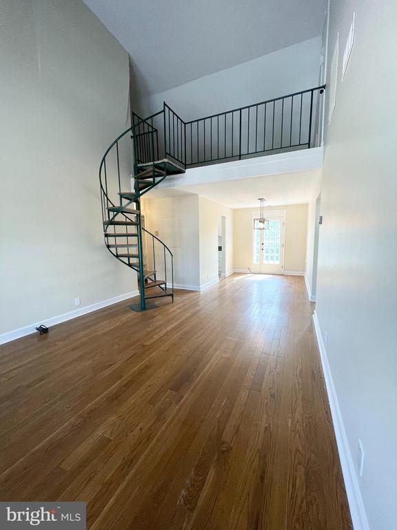 Building Photo - 3052 S Buchanan St