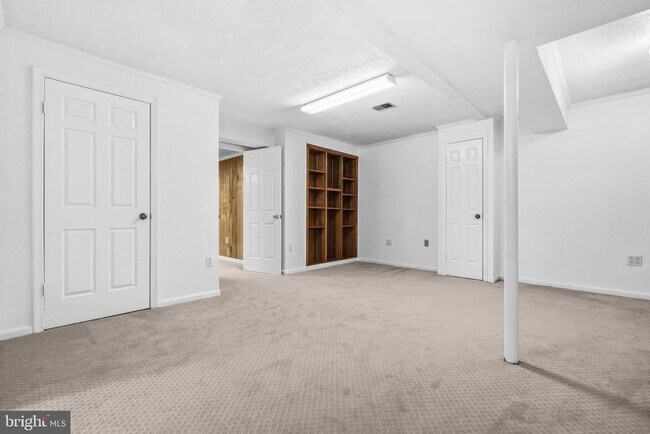 Building Photo - 7520 Royal Dominion Dr