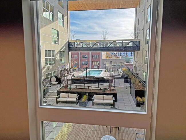 Building Photo - 360 W 200 S