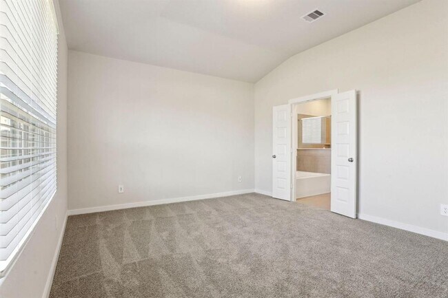 Building Photo - 14230 Rolling Pastures Dr