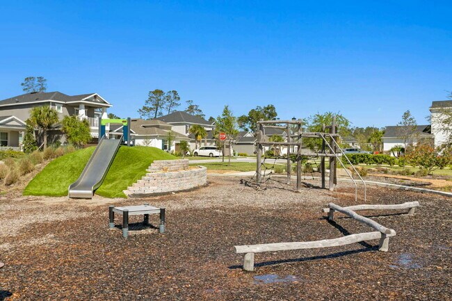 Building Photo - "Spacious 4-Bed, 4-Bath Retreat at 2612 Le...