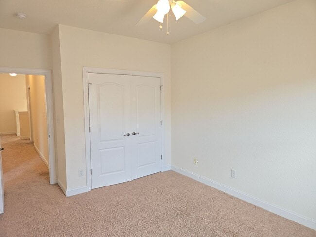 Building Photo - Virginia Beach living at its BEST!