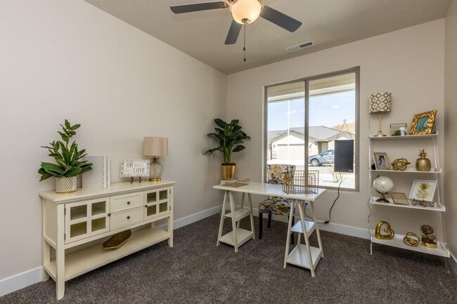 Building Photo - Painted Sands  3 Bedroom, 2 Bathroom Furnished Home