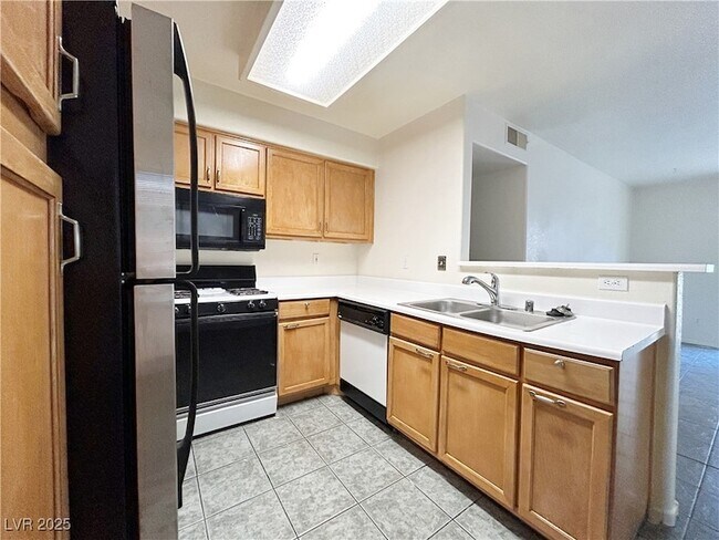 Building Photo - 3125 Casey Dr