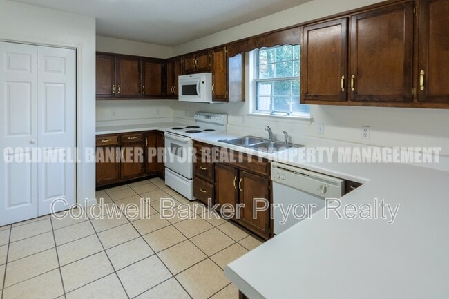 Building Photo - 1240 N Concord Rd