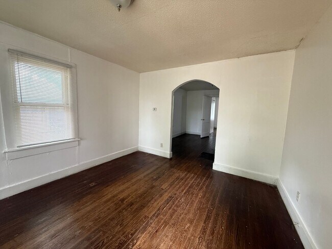 Building Photo - 1807 N Atlanta Ave