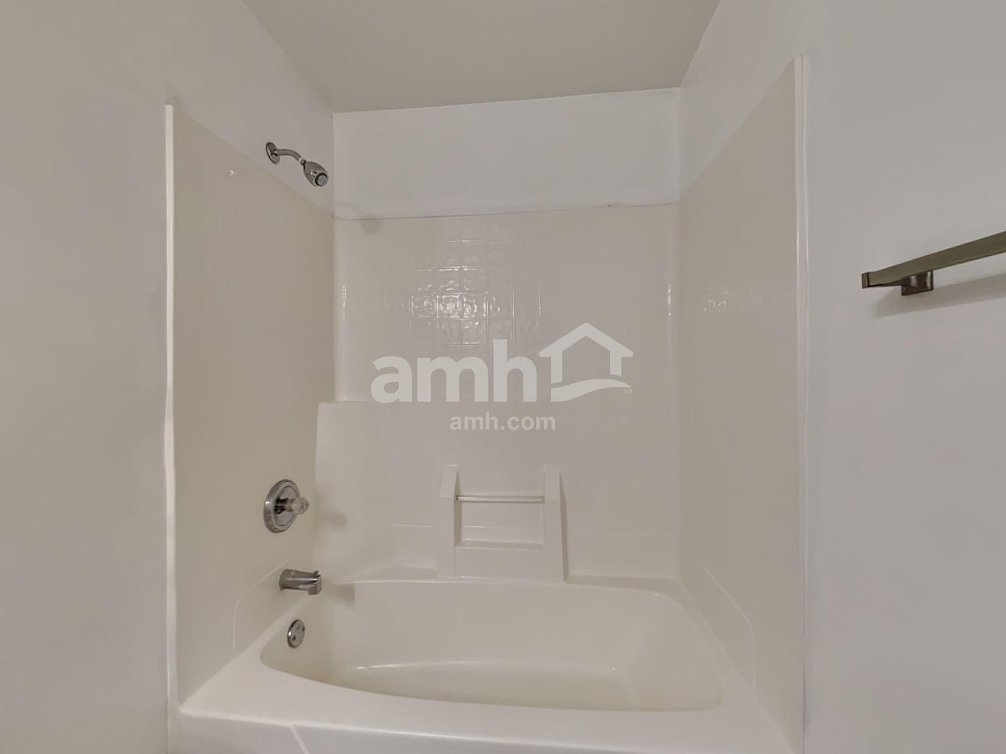 Building Photo - 1057 Sheridan Cir