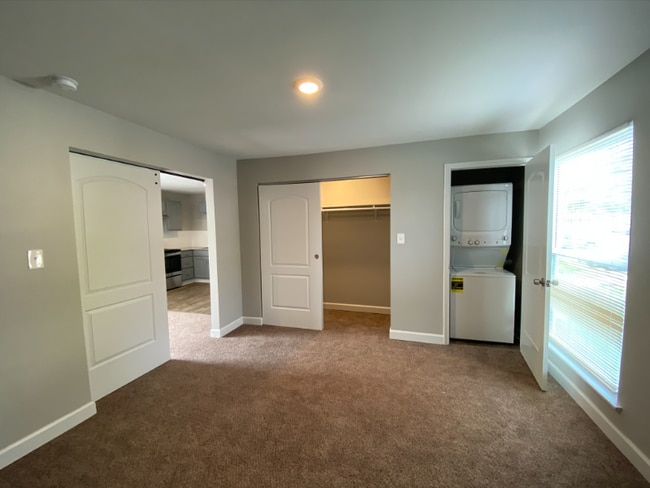 Building Photo - 525 Stone Arch Dr