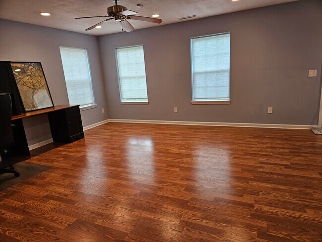 Building Photo - 3403 Decker Ridge Dr