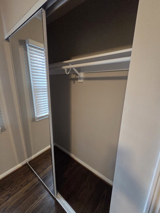 Building Photo - 611 Austin Ln