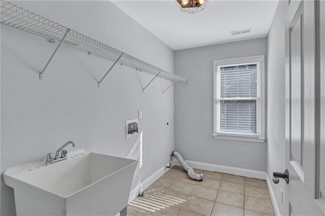 Building Photo - 476 Wallis Farm Way NW