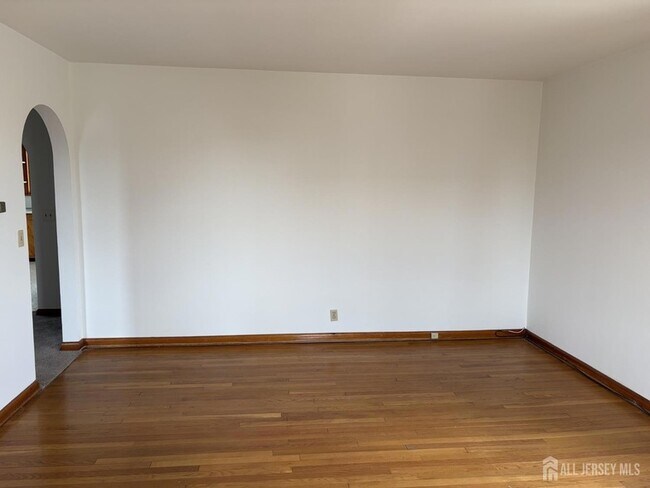 Building Photo - 123 Heald St