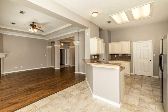 Building Photo - 434 Harbor Oaks Dr