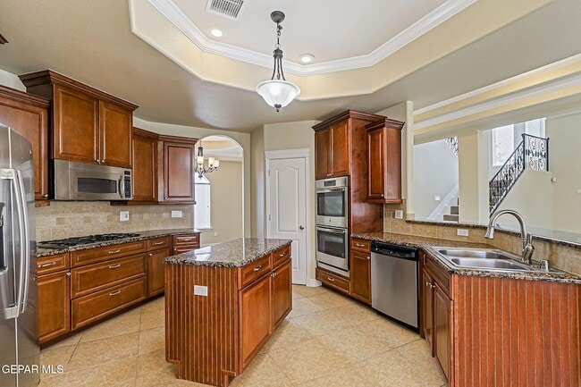 Building Photo - 6285 Wildwood Ct
