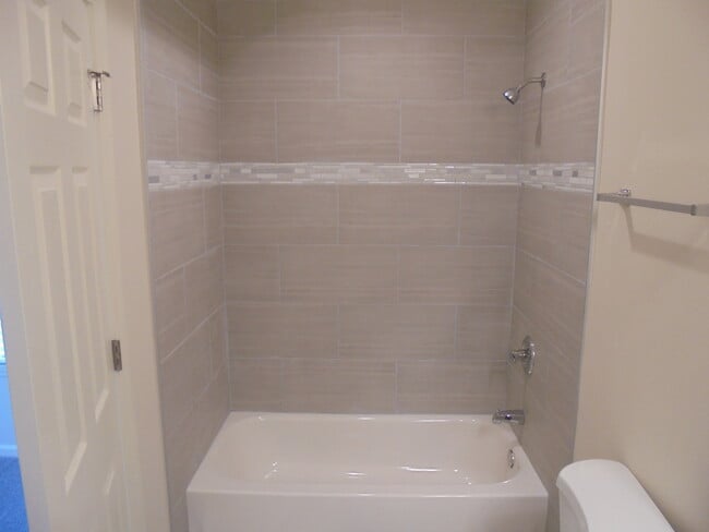 Building Photo - 1065 Manchester Cir